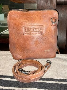 NWOT Bed Stu Leather Ventura Crossbody Clutch Bag Tan Rustic Mason Retail $155